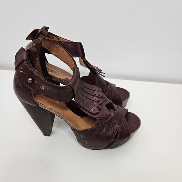 John Fluevog Rules Goodall Platform Sandals Sz 6 Dallas Brown T-strap Fringe - Picture 2 of 13